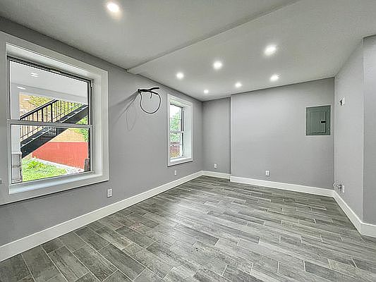 4th image of 20-22 41st St #1