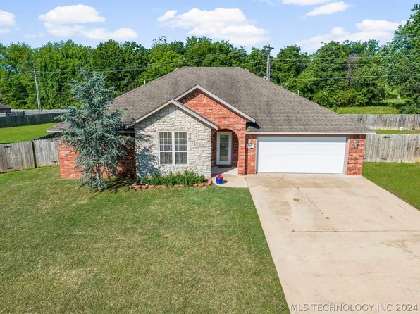 4115 Highland Dr, Tahlequah, OK 74464