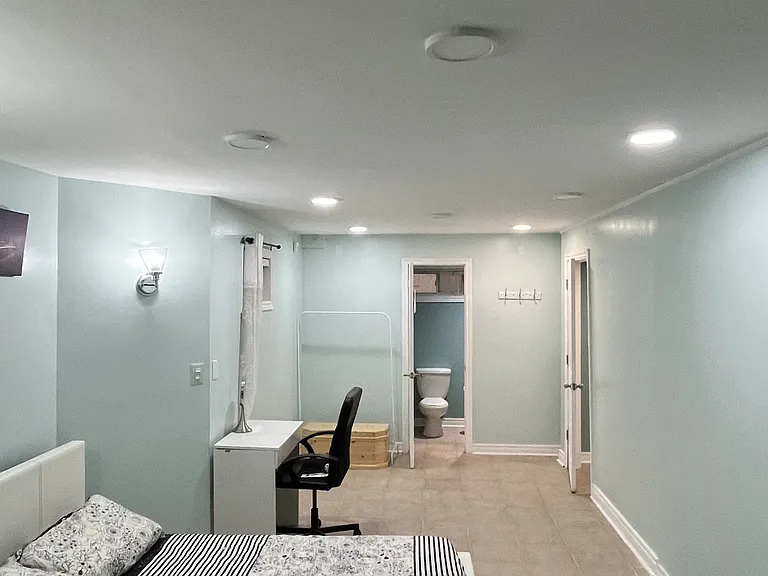 168 Sail Cres — Photo 11