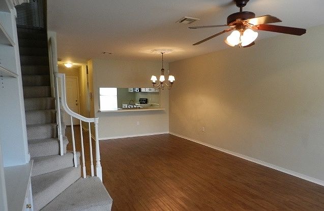 2nd image of 529 Tracy Cir