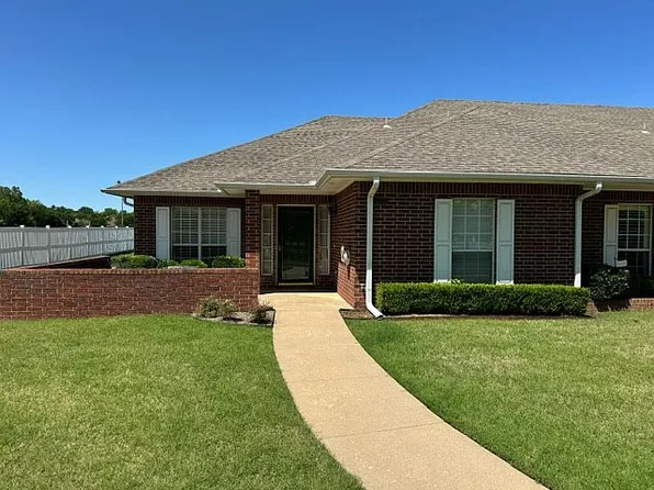 3801 Regency Pl, Muskogee, OK 74403
