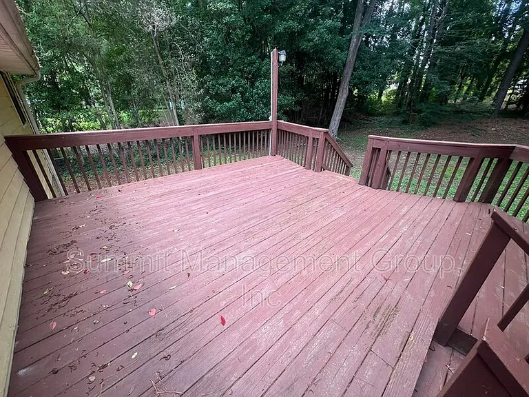 916 Curry Cir SE — Photo 32