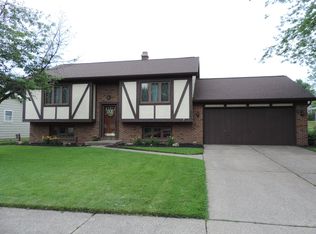 2034 Enfield Ln, Erie, PA