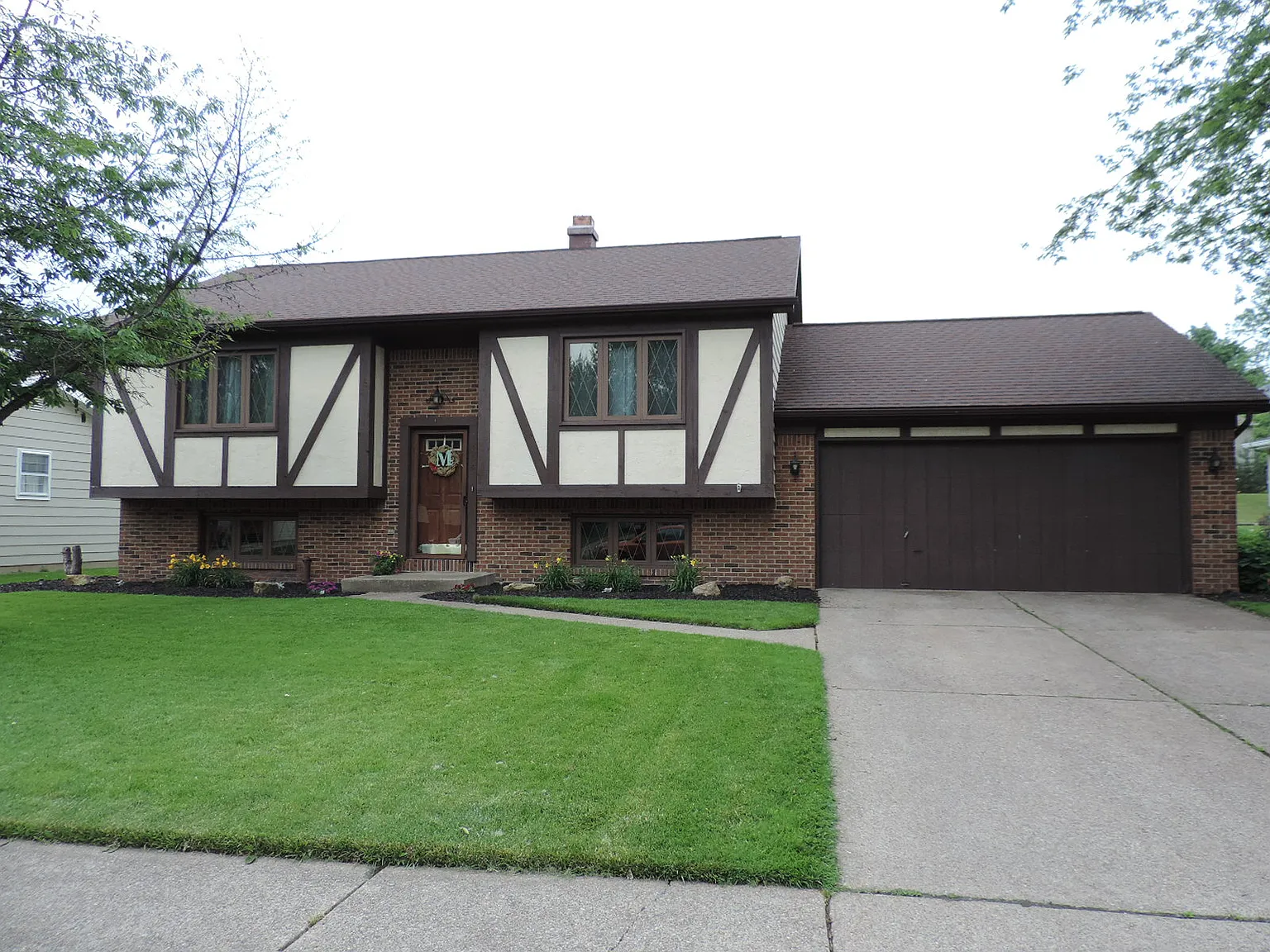 2034 Enfield Ln photo 1