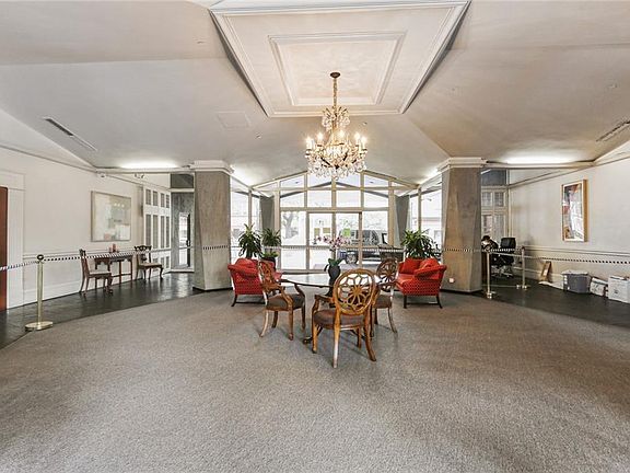 5th image of 2100 Saint Charles Ave #4M-1