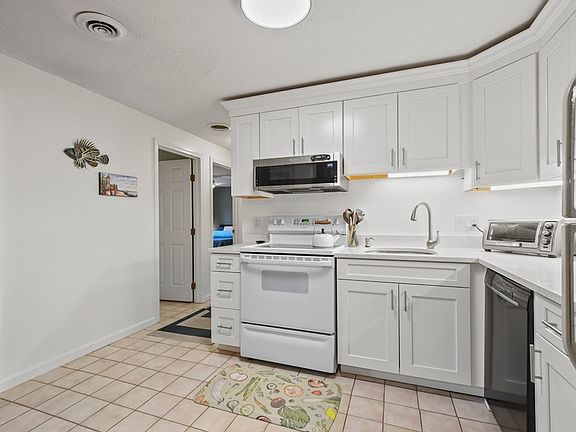 3rd image of 59 Randolph Dr
