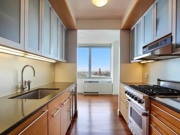 30 West Street 20F image 3 of 6