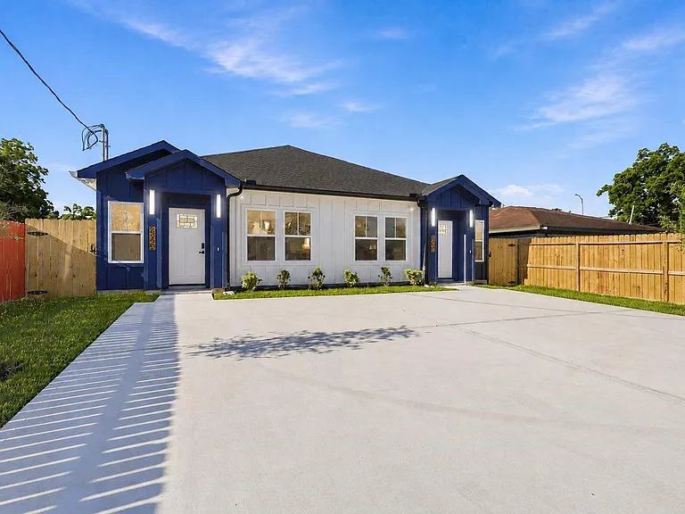 4606 Mallow St #B — Photo 3