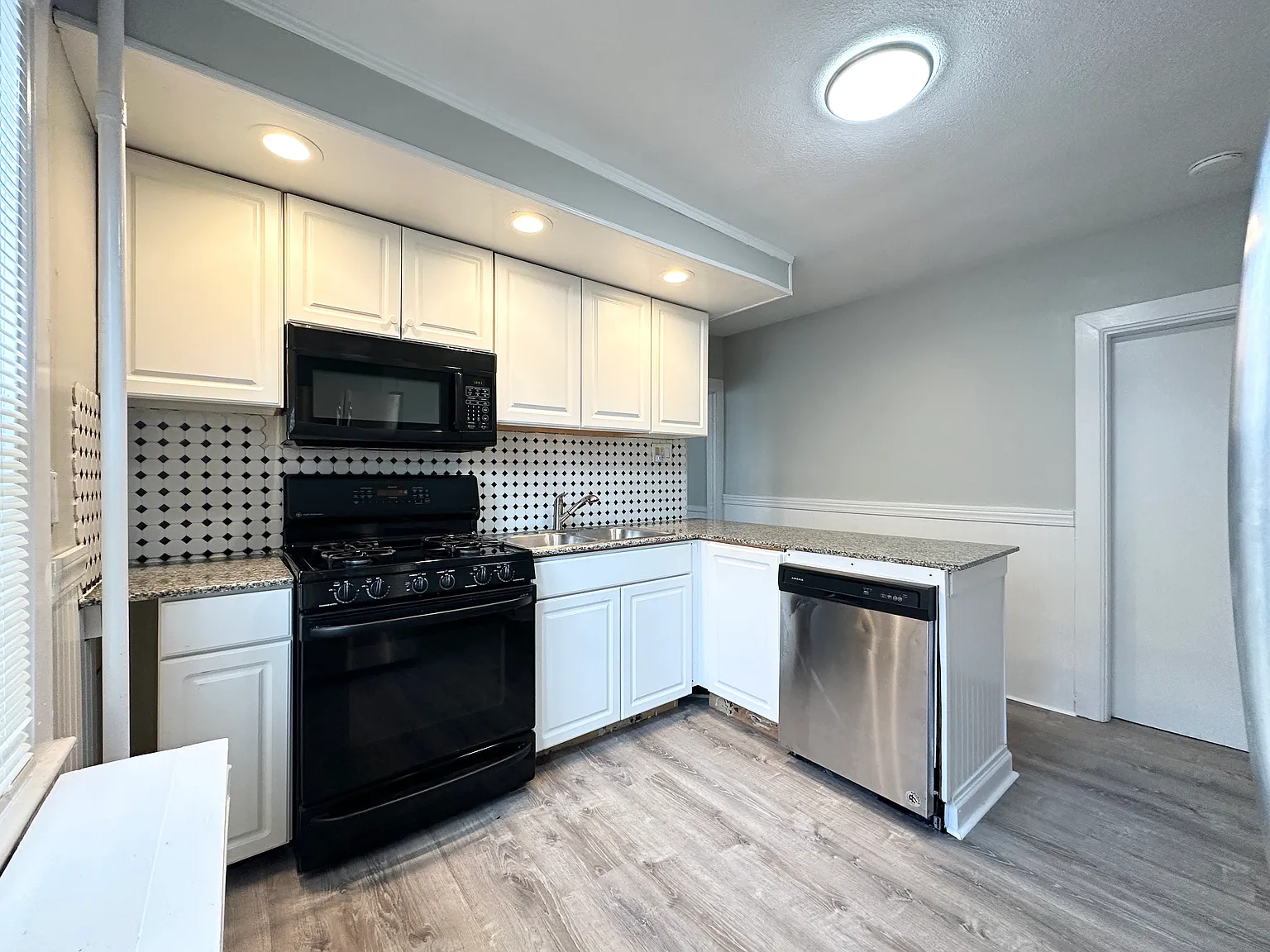 57 Carolina Ave — Photo 2