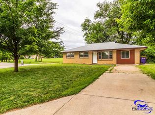 1403 Hartford Rd, Manhattan, KS 66502