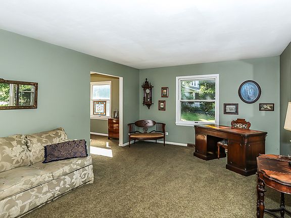 4th image of 36W665 Oak Hill Dr