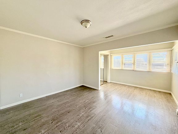3rd image of 873 N Heliotrope Dr #4658