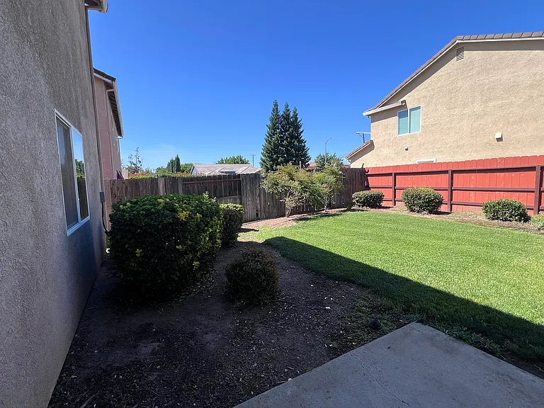 1694 Shay Way — Photo 19