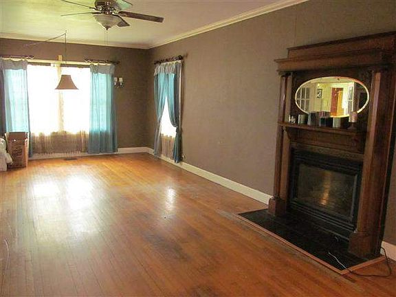 3rd image of 2598 North St