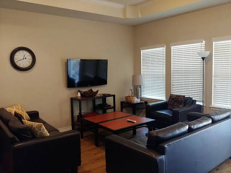2650 Beck St — Photo 7