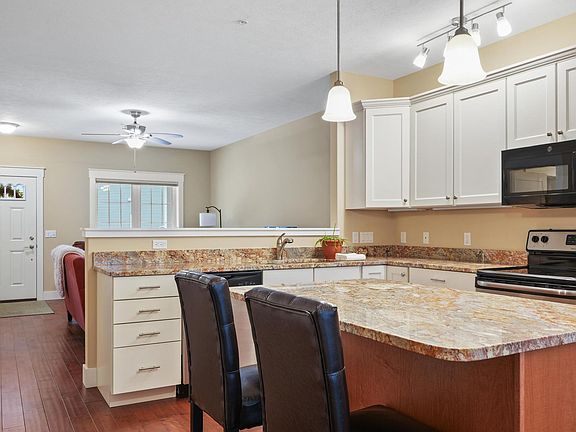 2nd image of 431 Munson Pl Unit 4