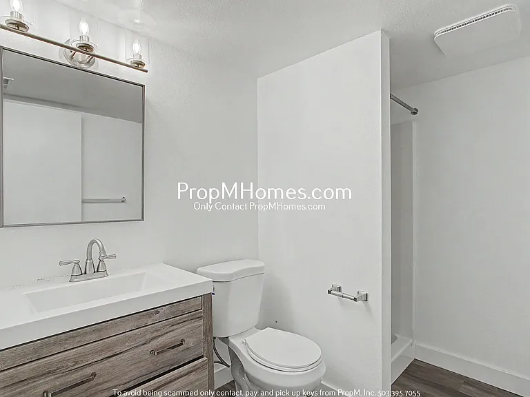 810 SW Spring Ln — Photo 21