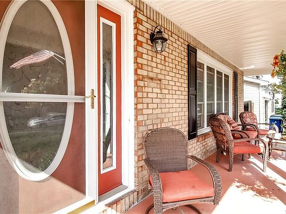 5th image of 373 Cottonwood Dr