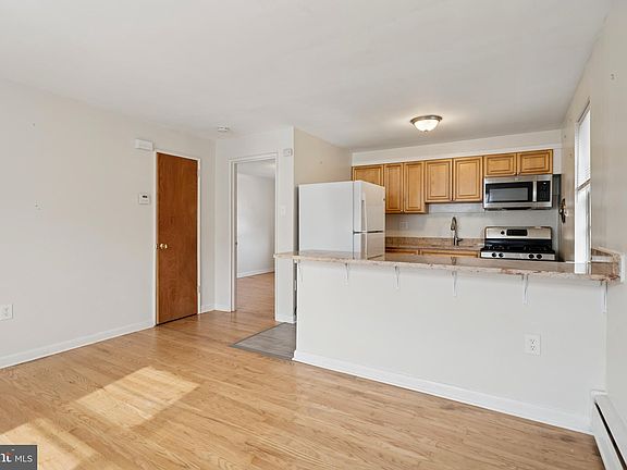 4th image of 5914 Houghton St