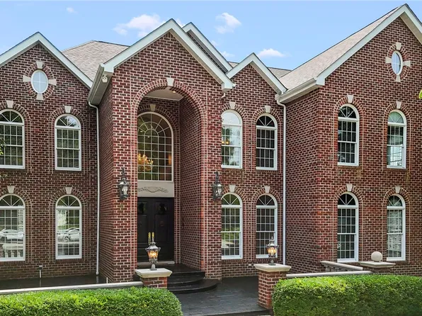 218 Canterwood Dr, Venetia, PA 15367