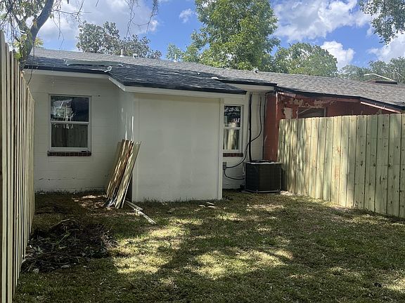 2nd image of 4504 Ken Knight Dr N