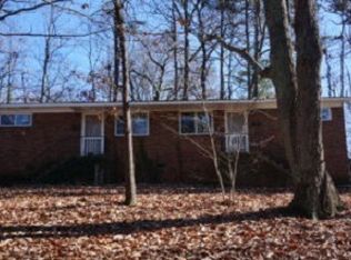 221 6th St SE, Hickory, NC 28602