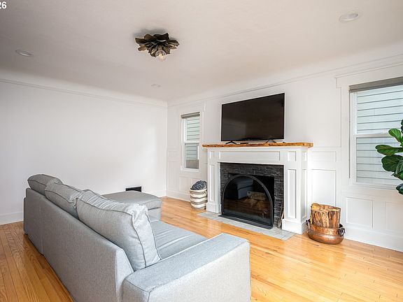 4th image of 4207 NE 77th Ave