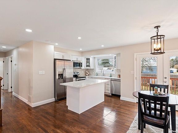 4th image of 2910 Chestnut Ave