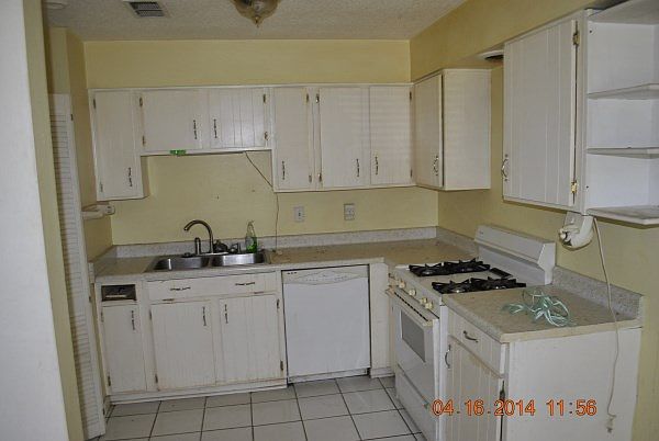 2nd image of 100 Madeira Dr