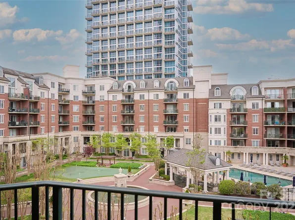 300 W 5th St APT 404, Charlotte, NC 28202