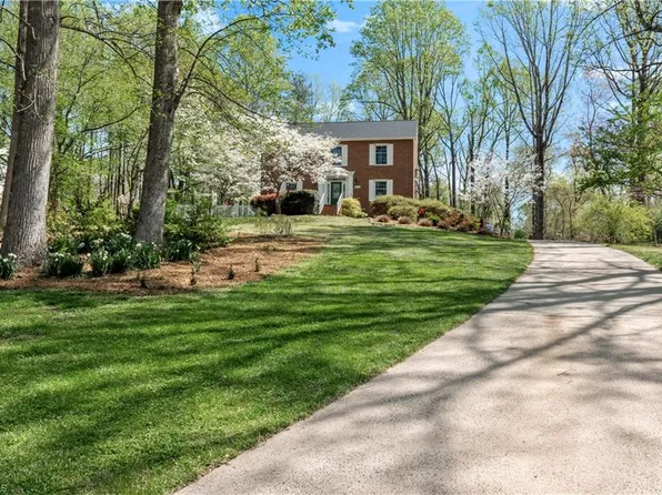 5664 Regents Park Rd, Kernersville, NC 27284