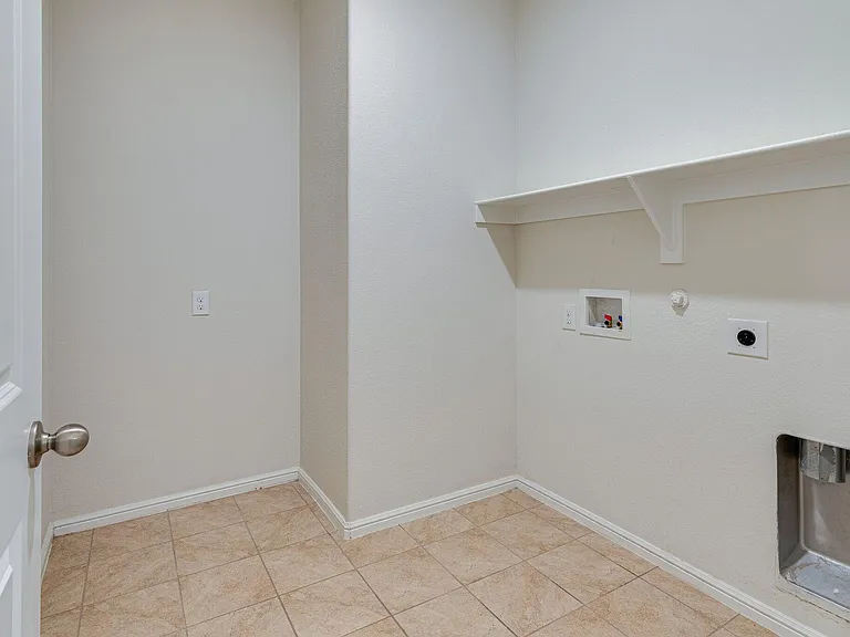 9345 Herringbone Dr — Photo 26