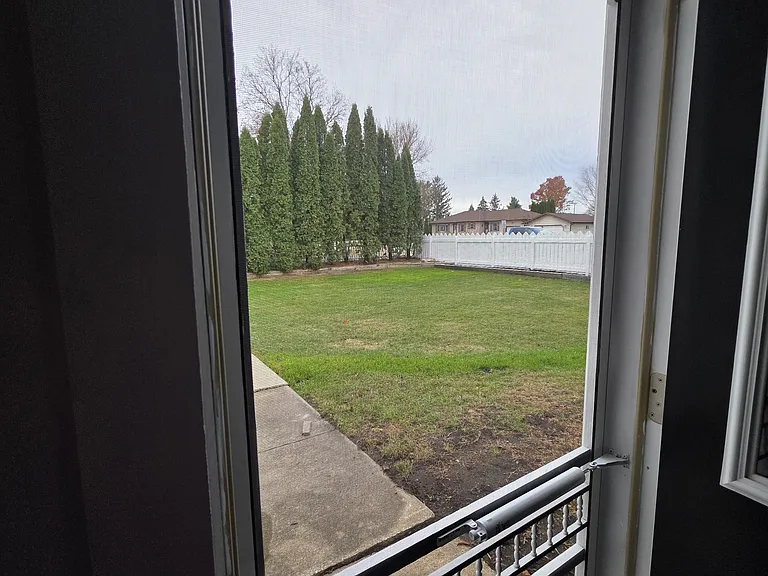 410 W Main St — Photo 3