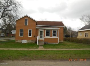 101 S Maple St, Hartford, MI 49057