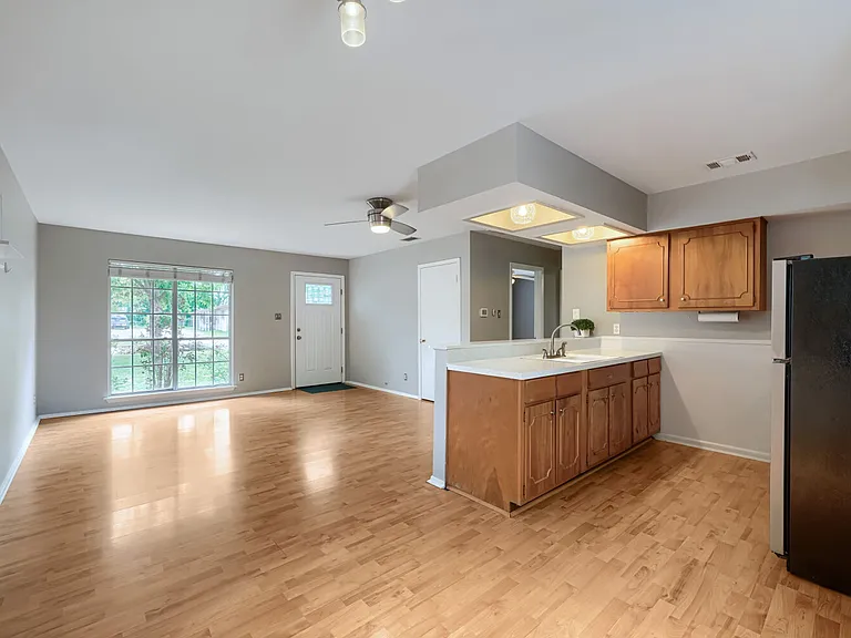 8308 Hathaway Dr — Photo 12