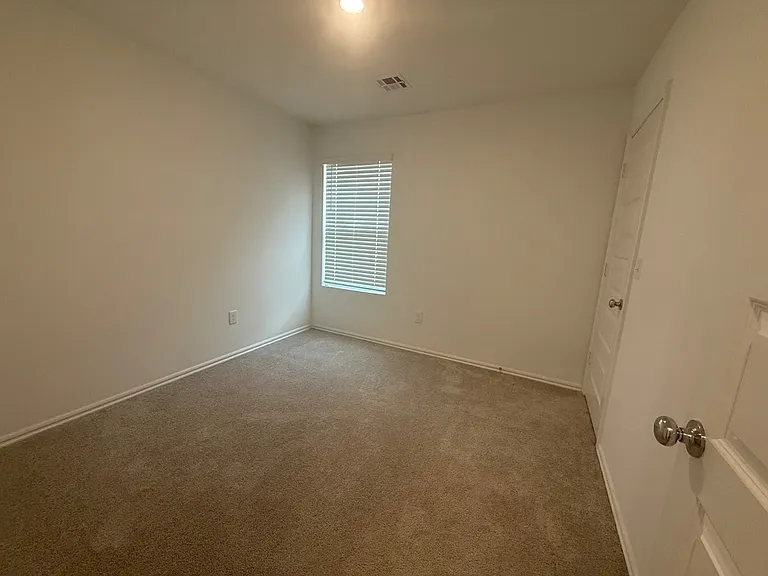 16213 Maroon Dr — Photo 32