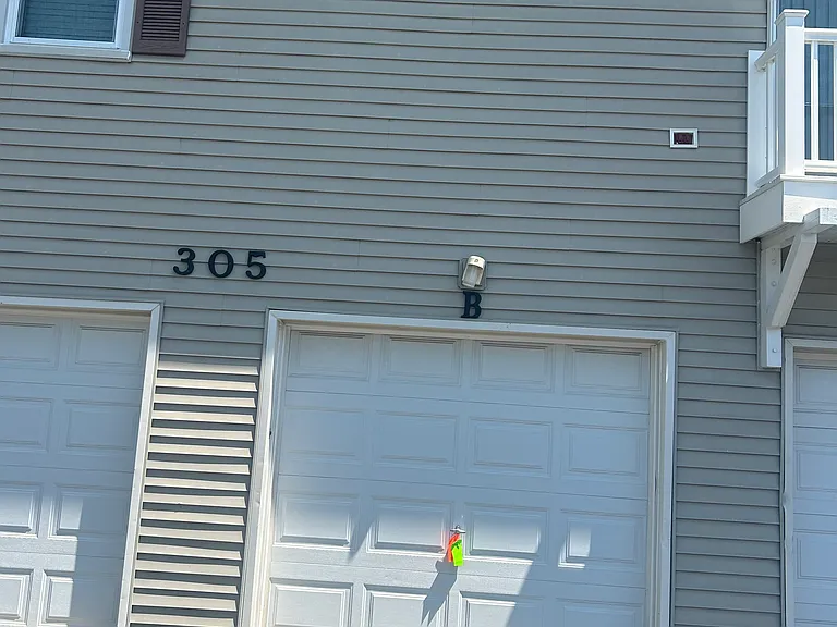 305 Northwestern Ct #B — Photo 12