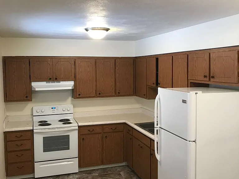 1313 Seminole Dr — Photo 1