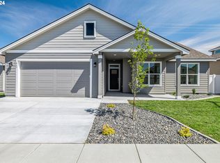 869 E Autumn Ave, Hermiston, OR 97838