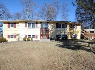 21 Capri Dr, Spring Valley, NY 10977