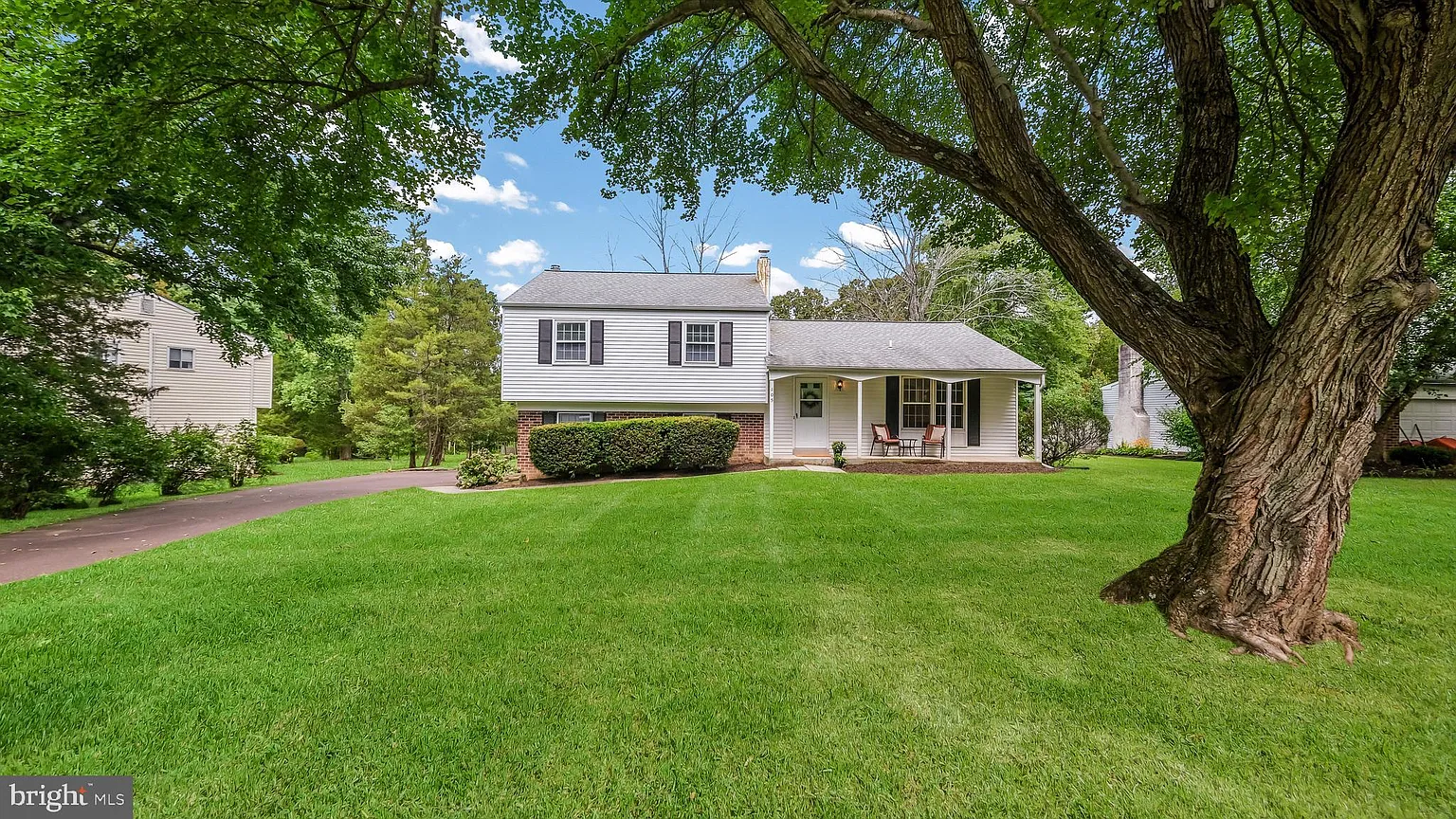 105 Peggy Ln photo 1