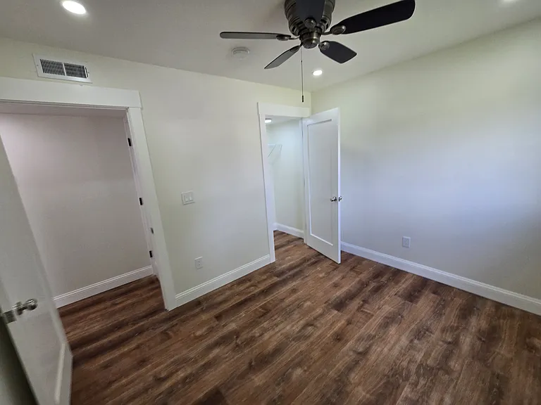 6305 Englewood Ave #1 — Photo 19
