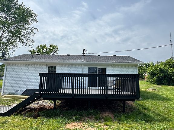 2nd image of 507 Kitchens South Rd