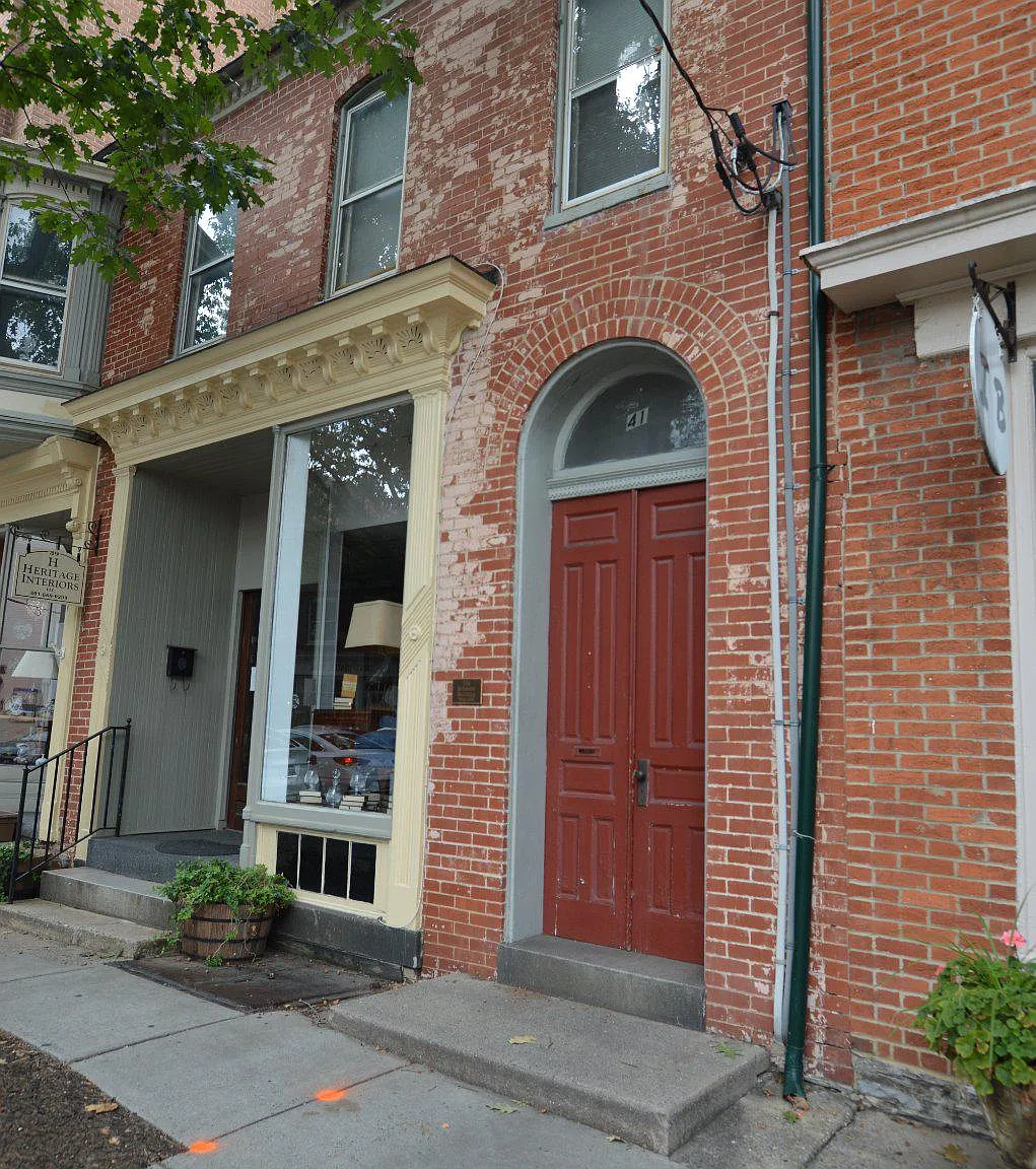 1 bed, 1.0 bath, 2681 sqft, $1,350 — Photo 1