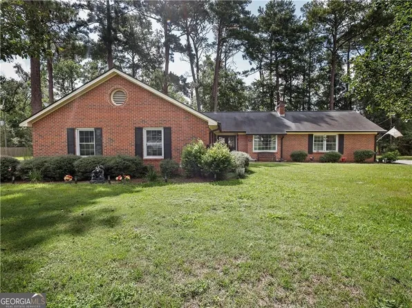 205 W 4th St, Springfield, GA 31329