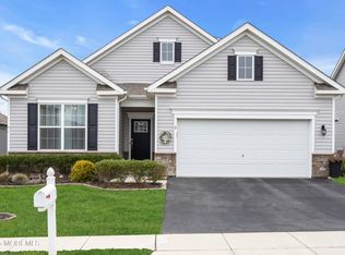 3 Cougar Ln, Barnegat, NJ 08005