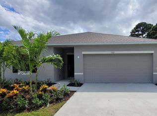 582 SE Essex Dr, Port Saint Lucie, FL 34983