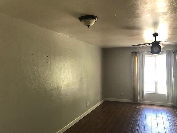 Living room/dining room