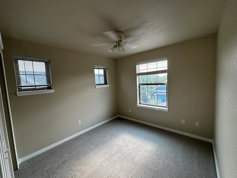 3394 Wabash St — Photo 8