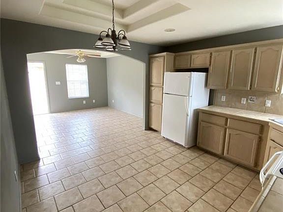 4th image of 1315 Acme Ln #2